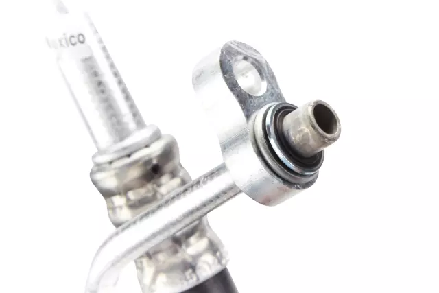 Auxiliary Air Conditioning Evaporator and Heater Hose Assembly - GM (25921585)