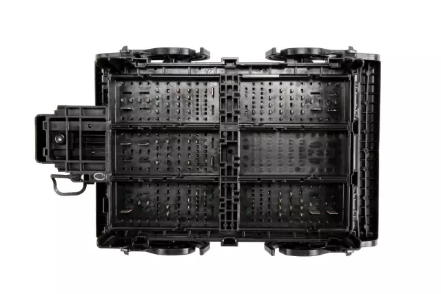 Part# 84075773 Engine wiring harness junction block - GM (84075773)