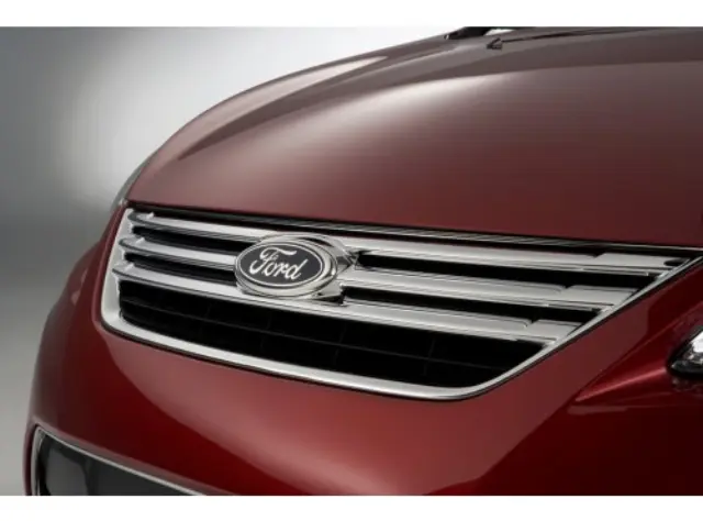 BE8Z8200BA - Exterior: Grille Insert - 3-Bar Chrome for Ford: Fiesta Image