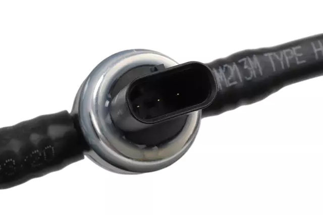 Fuel Pump Fuel Feed Hose - GM (84225007)