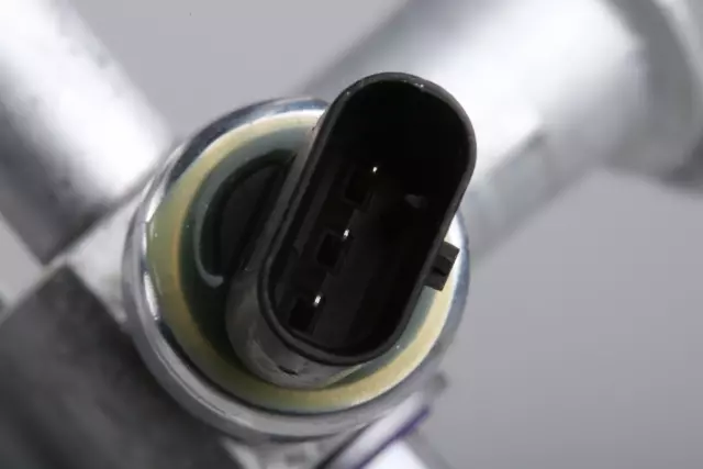 Air Conditioning Compressor Hose - GM (84525737)