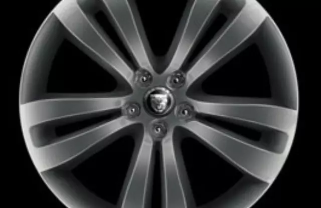 Alloy Wheel - 19in Toba - Front - Painted - Jaguar (C2D38659)
