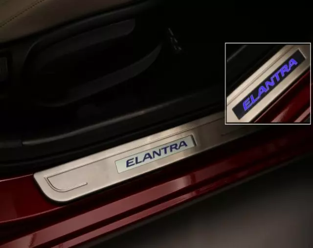 F3045ADU00 - Exterior: Door Sill Plate, Illuminated for Hyundai Image