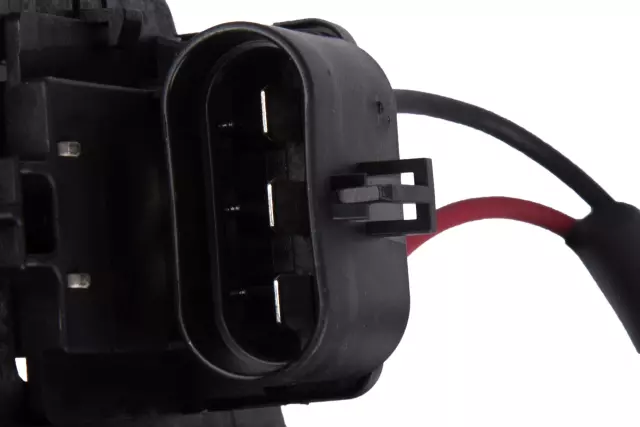 Engine Cooling Fan Assembly with Shroud - GM (94509632)