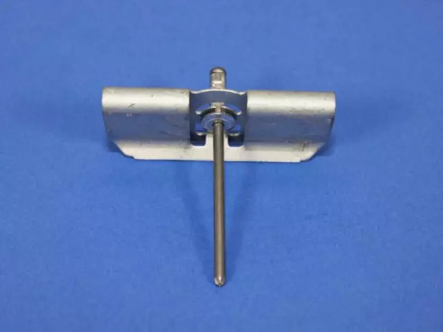 Clip - Mopar (04857937AC)