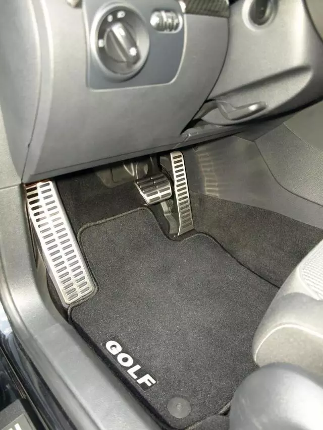 Mojomats Premium Carpeted Floor Mats - Volkswagen (5K0-061-370-A-WGK)