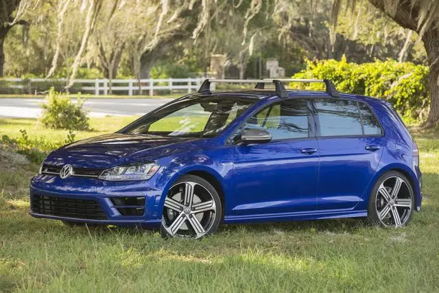 Base Carrier Bars - 4 Door - Volkswagen (5G4-071-126)