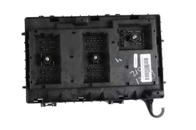 22765296 - : Accessory Wiring Junction Block for Chevrolet: Express 2500, Express 3500 | GMC: Savana 2500, Savana 3500 Image