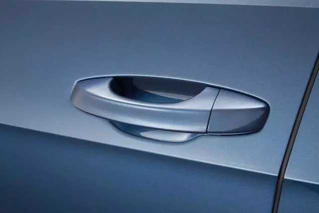 Rear Bumper Protection Plate - Volkswagen (5G0-061-195-B)