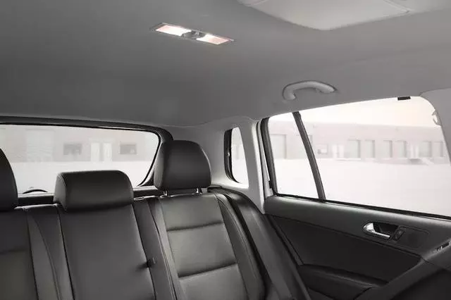 Sunshade - Volkswagen (5N0-064-365-A)