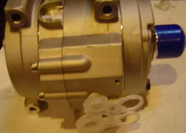 A/C Compressor - Toyota (88320-04060)