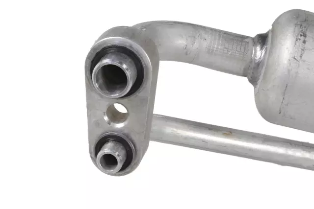 A/C Refrigerant Discharge Hose - GM (84153134)