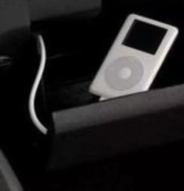 17800593 - Audio/Video: Personal Audio Link for GM Image