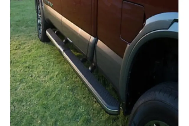 999T6W3895 - : Running Boards - RH CC W/O Light - Chrome for Nissan: TITAN, TITAN XD Image