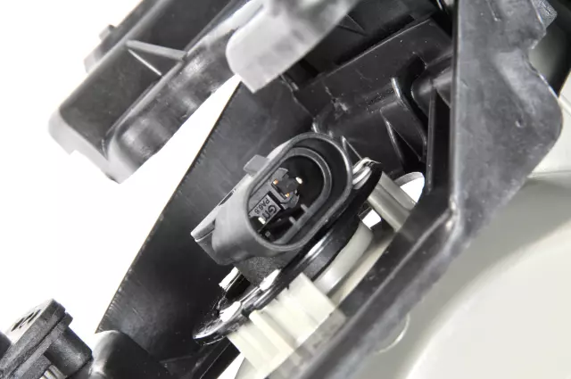 Passenger Side Headlamp - GM (15034930)