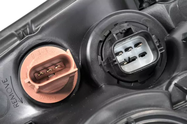 Part# 23398035 Driver Side Headlamp Assembly - GM (23398035)