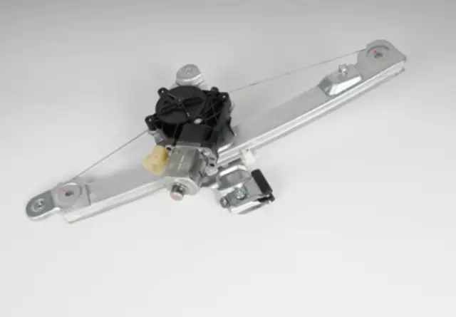 Rear Passenger Side Power Window Regulator and Motor Assembly - GM (22847912)