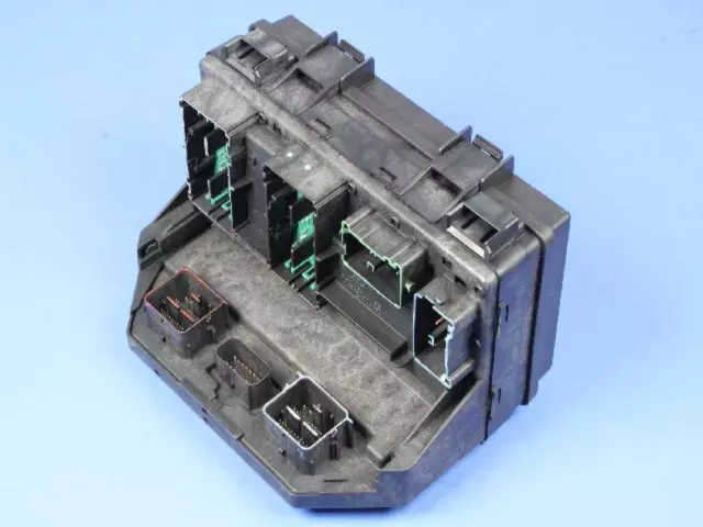 RL692316AJ - : Junction Block for Dodge: Durango | Jeep: Grand Cherokee Image