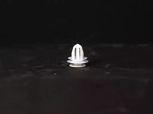 91560SLJJ01 - Body: Door Trim Panel Clip for Acura: MDX, RDX, RL, TL, TSX, ZDX Image