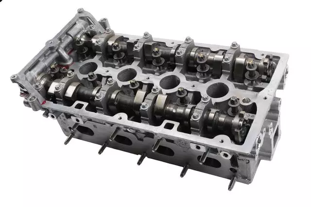 Cylinder Head With Valves - GM (55581285)
