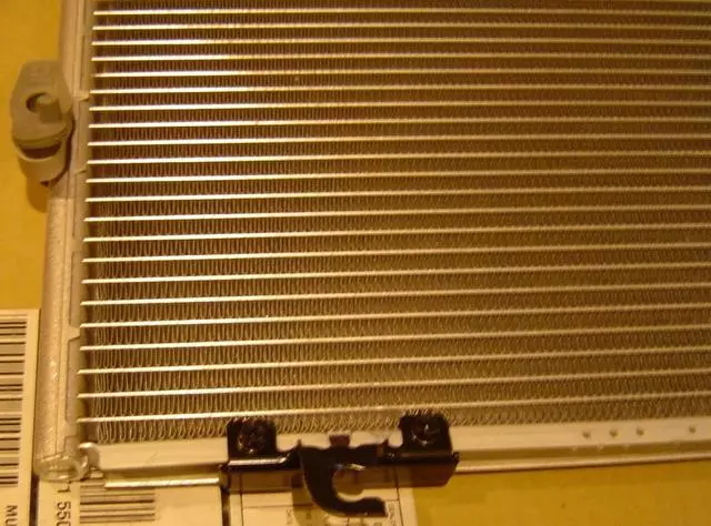 Condenser            - Toyota (88460-16340)