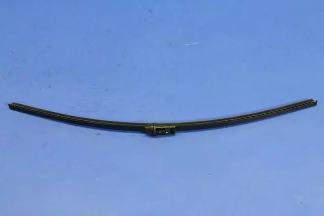 Wiper Blade, Right - Mopar (68166572AA)