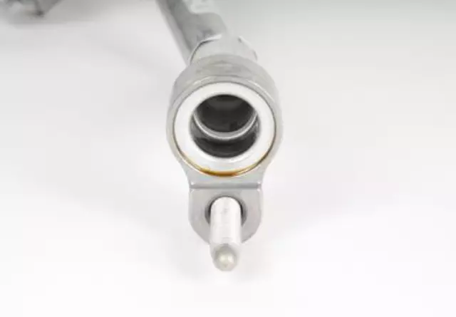 Air Conditioning Refrigerant Hose - GM (22714737)