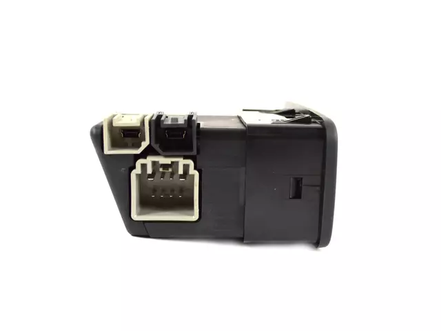 Hub Reflector - Mopar (68139535AD)