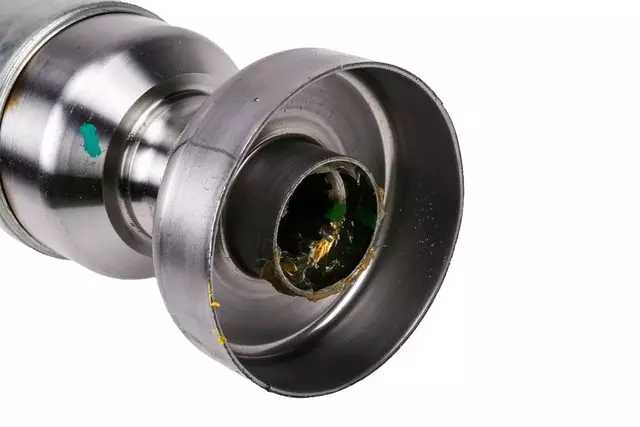 25833035 - Universals &amp; Rear Axle: Drive Shaft for GM Image