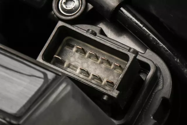 84319723 - : Headlamp for GM Image