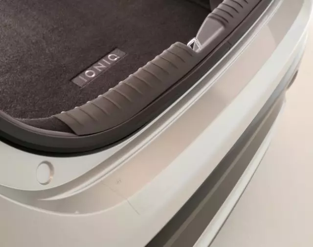 G2031ADU00 - Exterior: Rear Bumper Applique - Clear for Hyundai Image