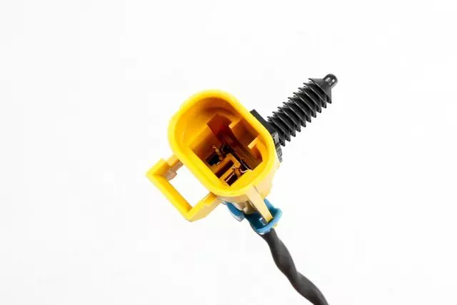 19181896 - : Ebony Driver Seat Belt with Retractor for Chevrolet: Colorado | GMC: Canyon Image