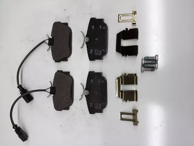 7M3698451F - : 1999-2003 Volkswagen EuroVan - Disc Brake Pad Set Rear for Volkswagen: EuroVan Image