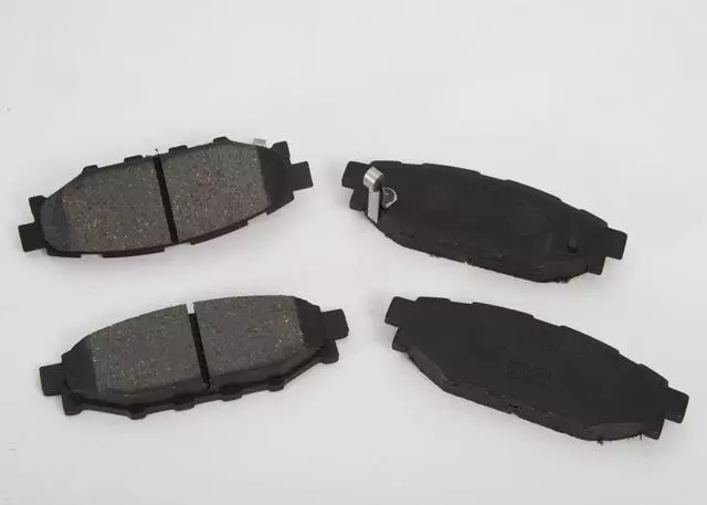 REAR BRAKE PAD SET W/HARDWARE & SHIMS - Subaru (26696AG031)