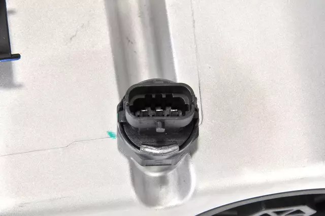 Fuel Filter Assembly with Water Separator - GM (52048128)