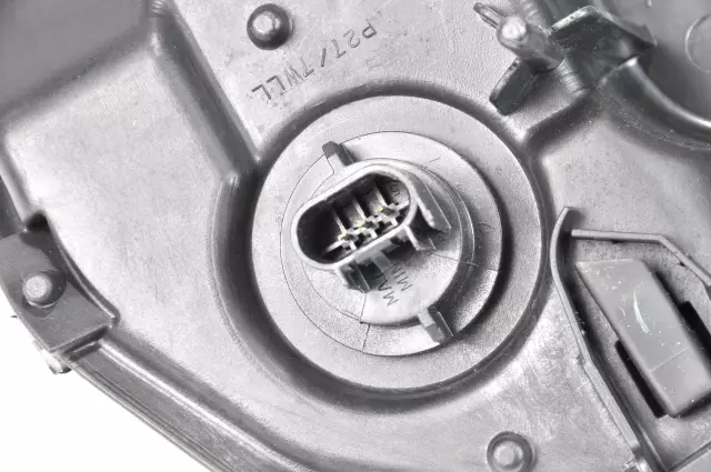 Passenger Side Headlamp - GM (15827442)