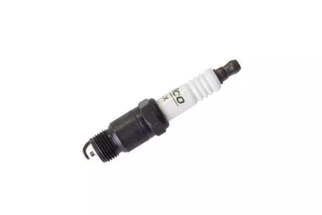 R45TSX - Ignition: ACDelcoâ„¢ Spark Plug for Buick: LeSabre, Regal | Oldsmobile: Cutlass Salon, Cutlass Supreme, Delta 88 | Pontiac: Bonneville, Grand Prix Image