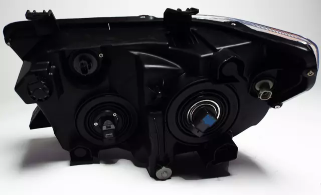 Headlight Right - Toyota (81110-0C051)