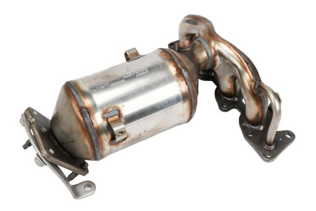 Exhaust Manifold with 3-Way Catalytic Converter and Bolts - GM (25188343)