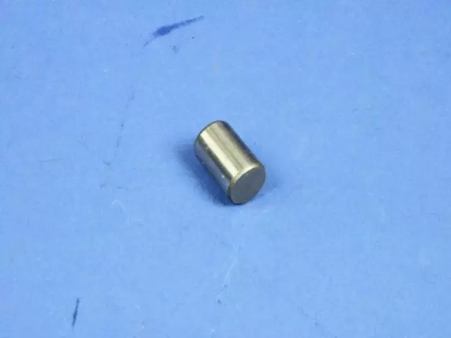 Chamfer.pt.no.fin M10x15.00 Pin - Mopar (6102388AA)