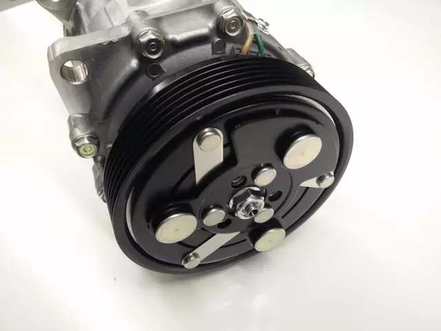 1J0820803N - : Compressor for Audi: TT, TT Quattro Image