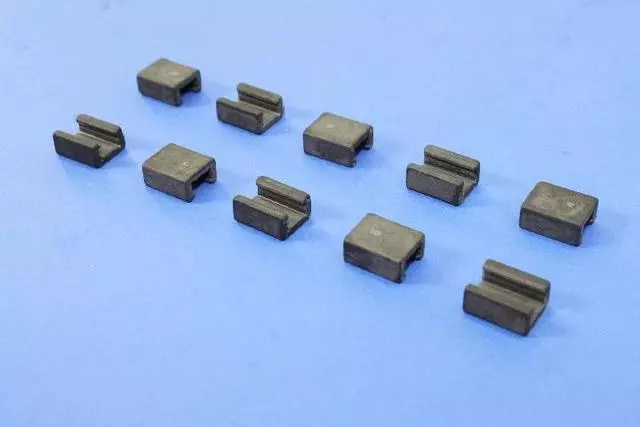 Axle Disconnect Fork Clip - Mopar (4137731)