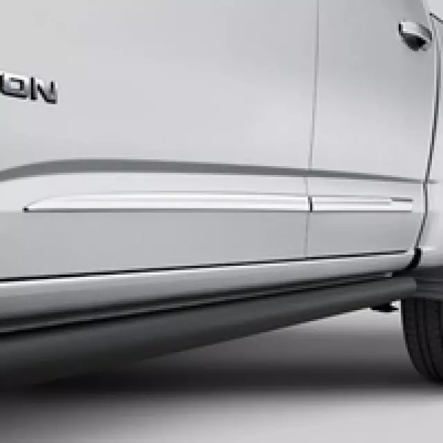 Smooth Door Moldings - Chrome - Crew Cab - GM (84245937)