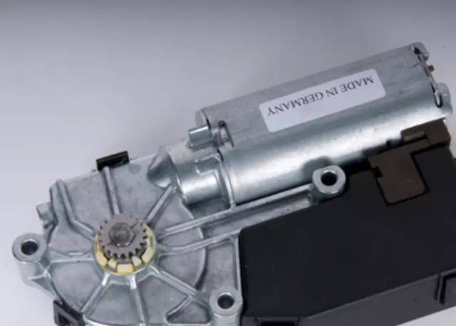 Sunroof Sunshade Motor with Control Module - GM (22714599)