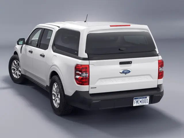 VNZ6Z99501A42AK - Exterior: Oxford White Snugtop Sport Bed Cap for Ford: Maverick Image