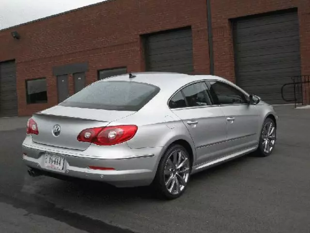 Side Skirts - Primer - Volkswagen (3C8-071-685-GRU)