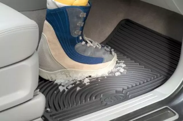 R0F13AU201 - Interior: Floor Mats, All-Weather for Kia: Carnival Image