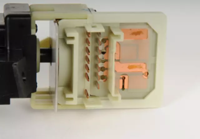 Headlight Switch - GM (25610440)