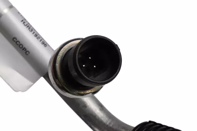 Air Conditioning Condenser Hose - GM (84401906)