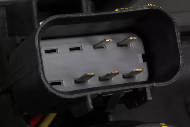 84144050 - : Passenger Side Headlamp for GMC: Sierra 1500, Sierra 2500 HD, Sierra 3500 HD Image